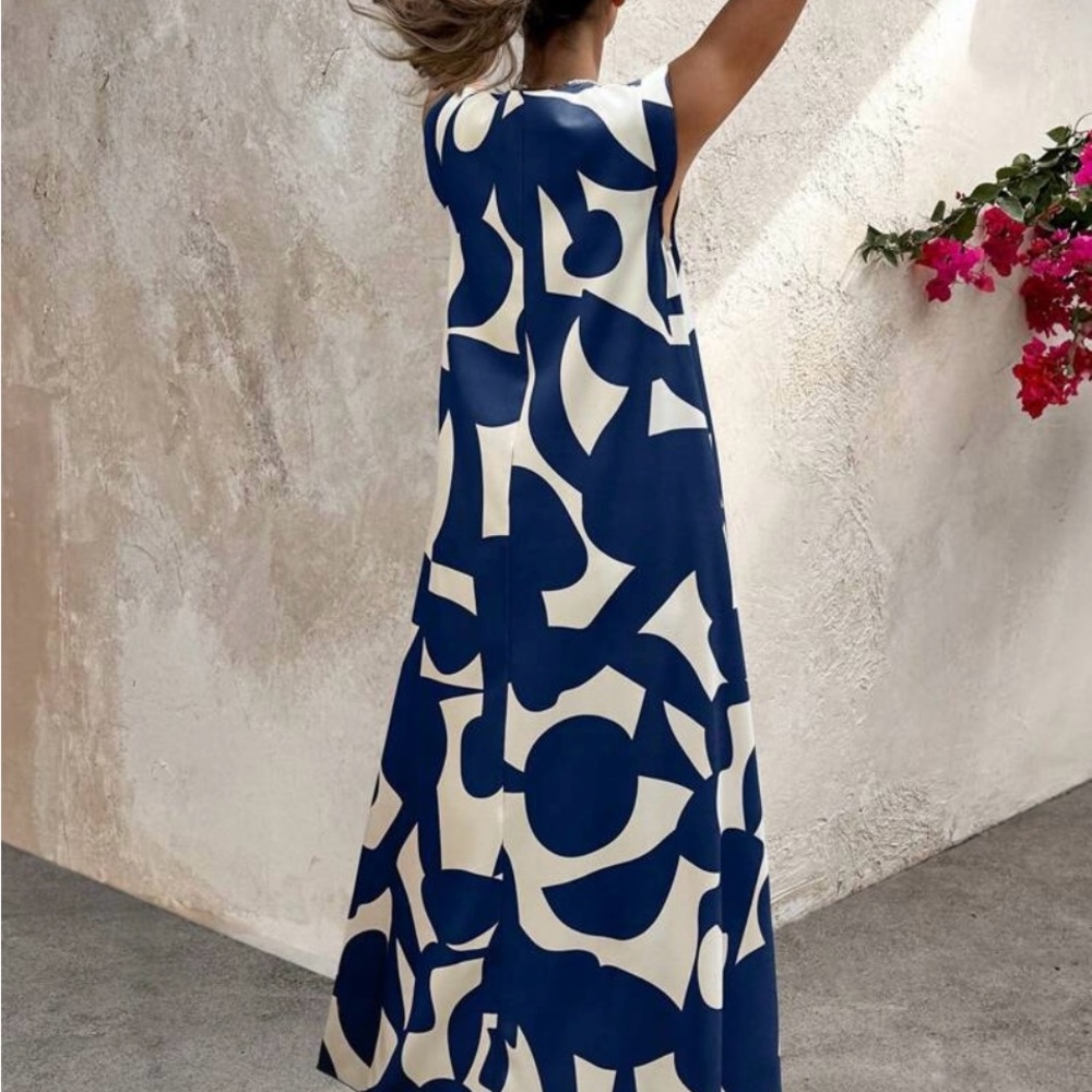 SHEIN Blue and White Asymmetrical Sleeveless Sundress - Picture 4 of 5